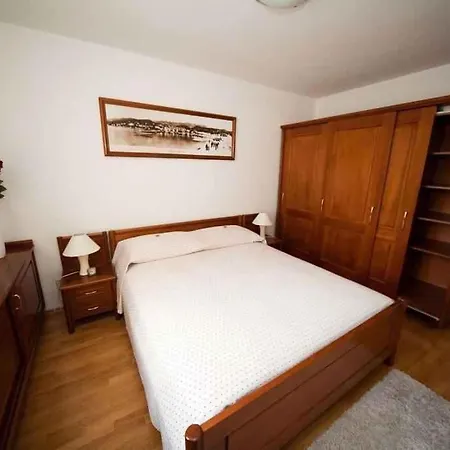 In 5559 Apartment