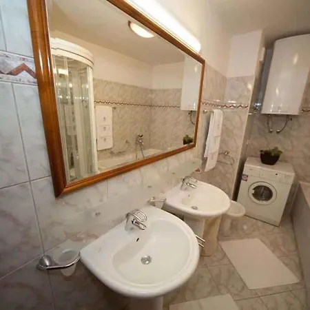 In 5559 Apartment